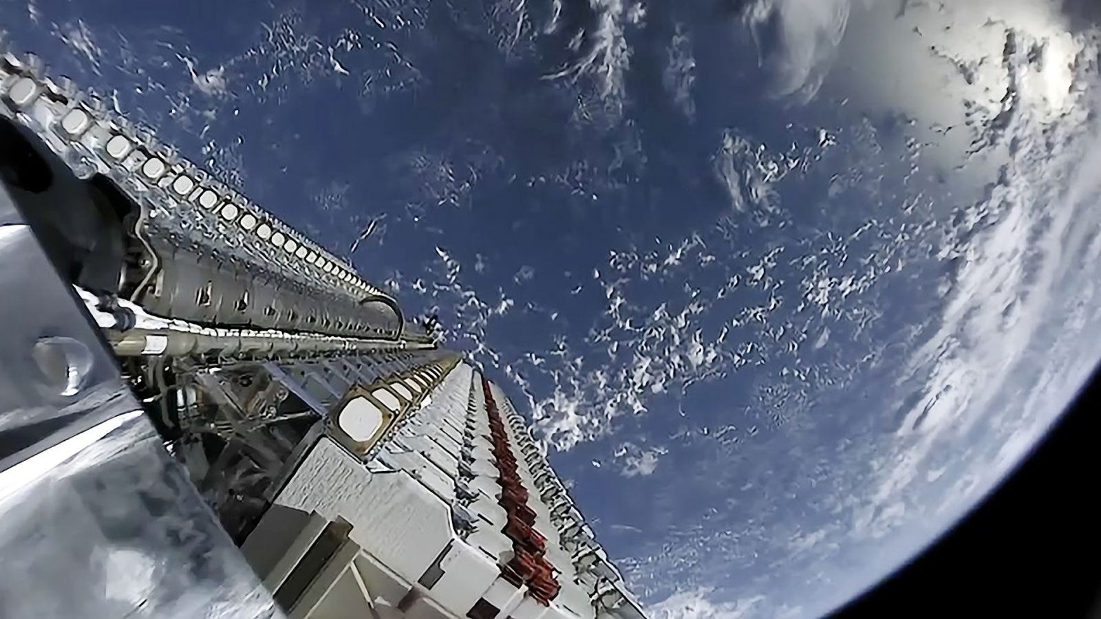 La Chine prévoit de détourner l'usage des satellites Starlink pour détecter les avions furtifs, voici comment