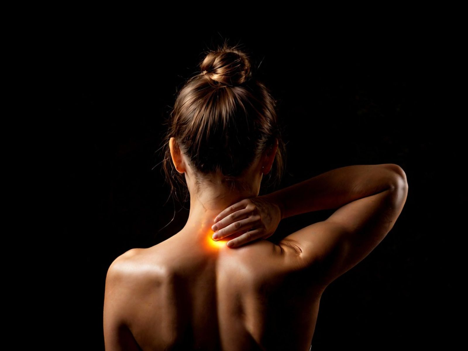 Here's why women experience more chronic pain than men 🧐