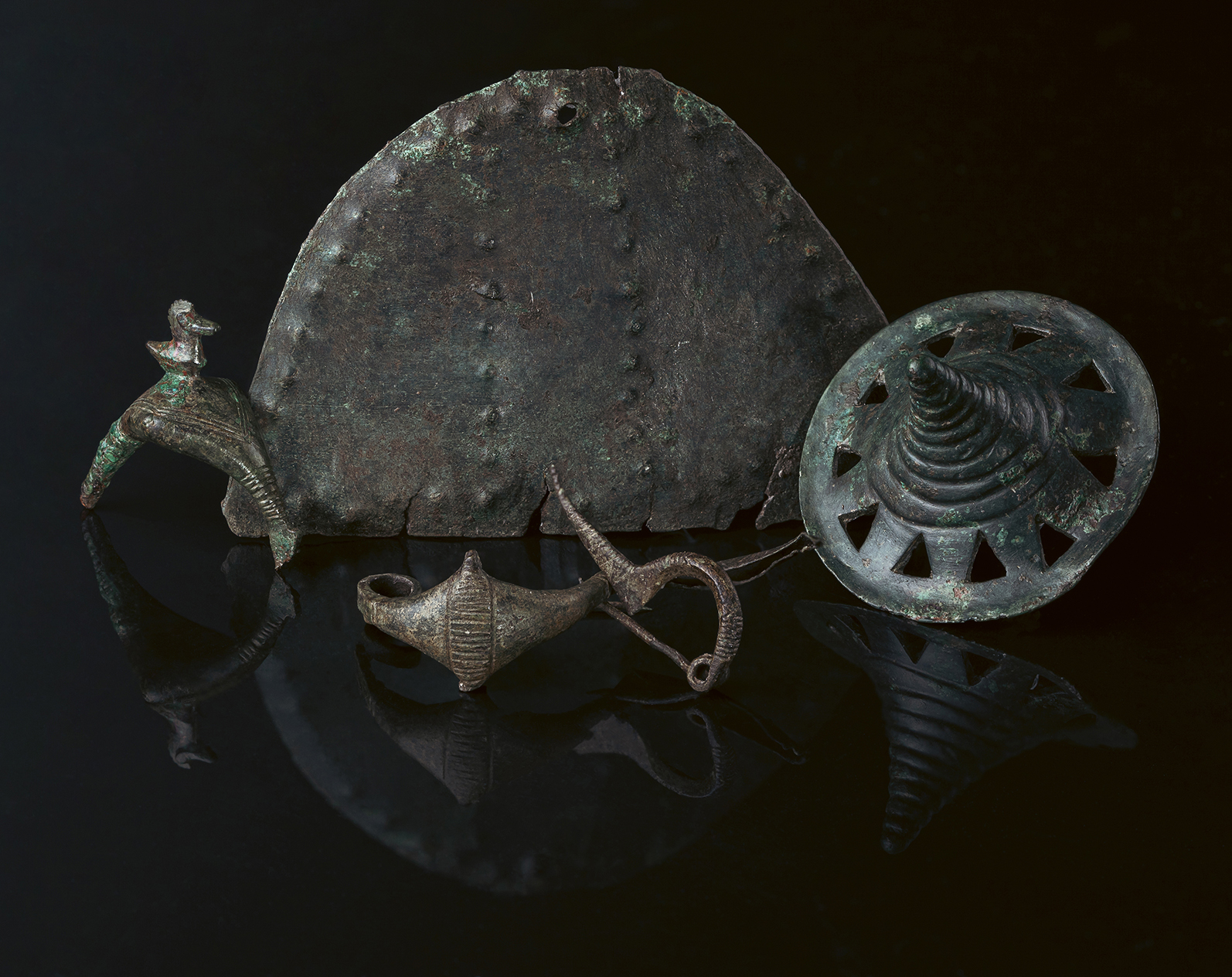 Discovery of hundreds of 3000-year-old metal artifacts in Europe ⛏️