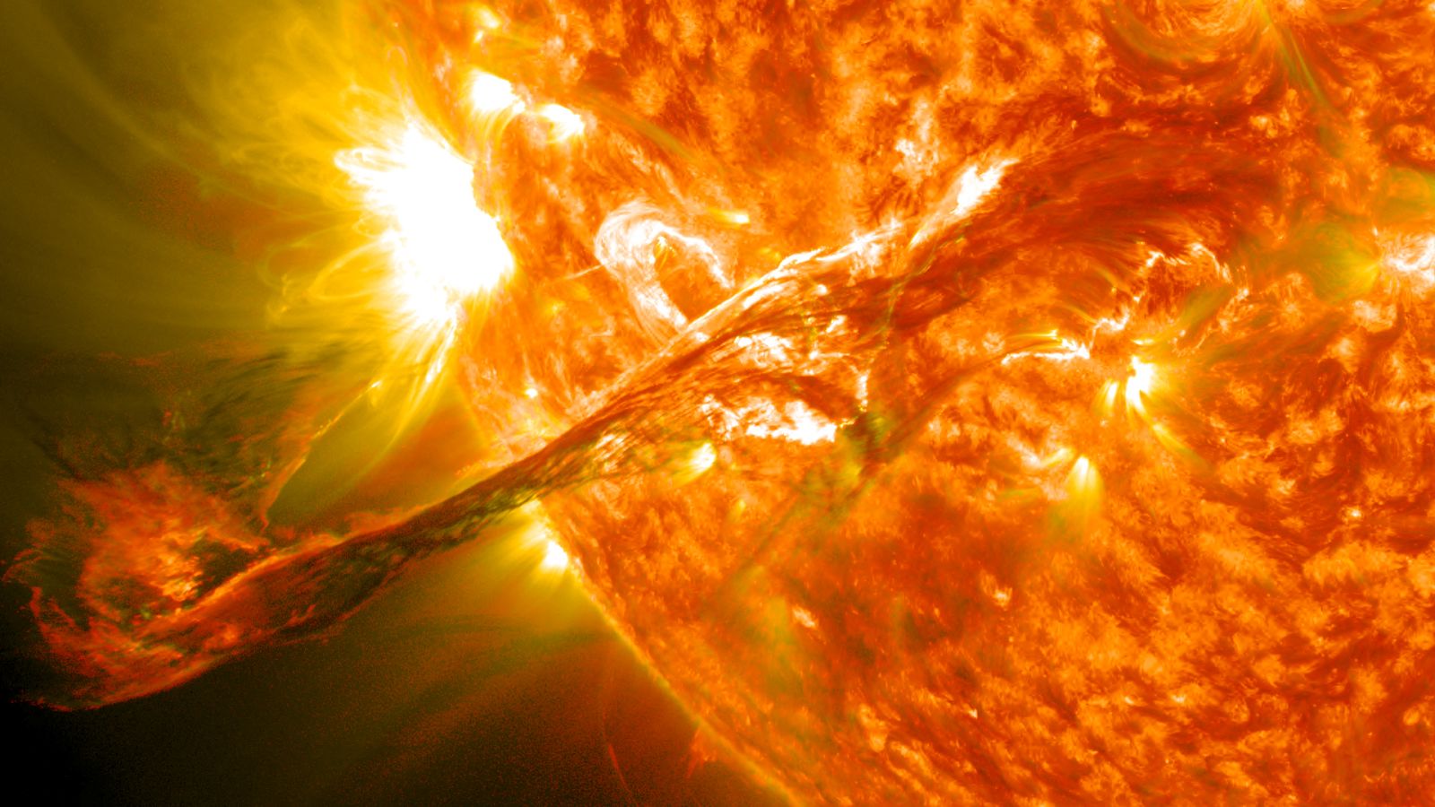 Historic solar storm that hit Earth: what you need to know ☀️