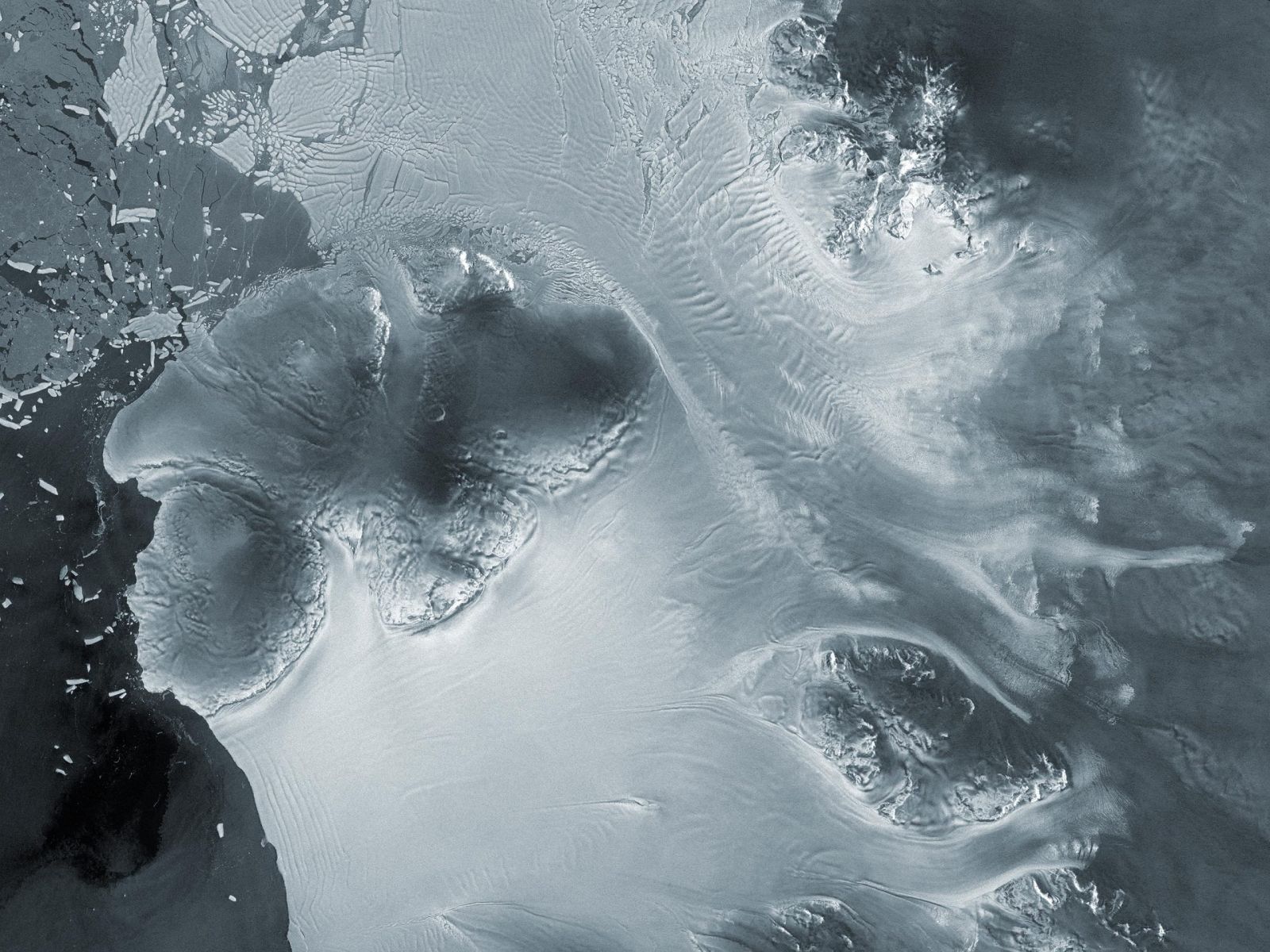 An Antarctic glacier is stealing ice from its neighbor at record speed ❄️