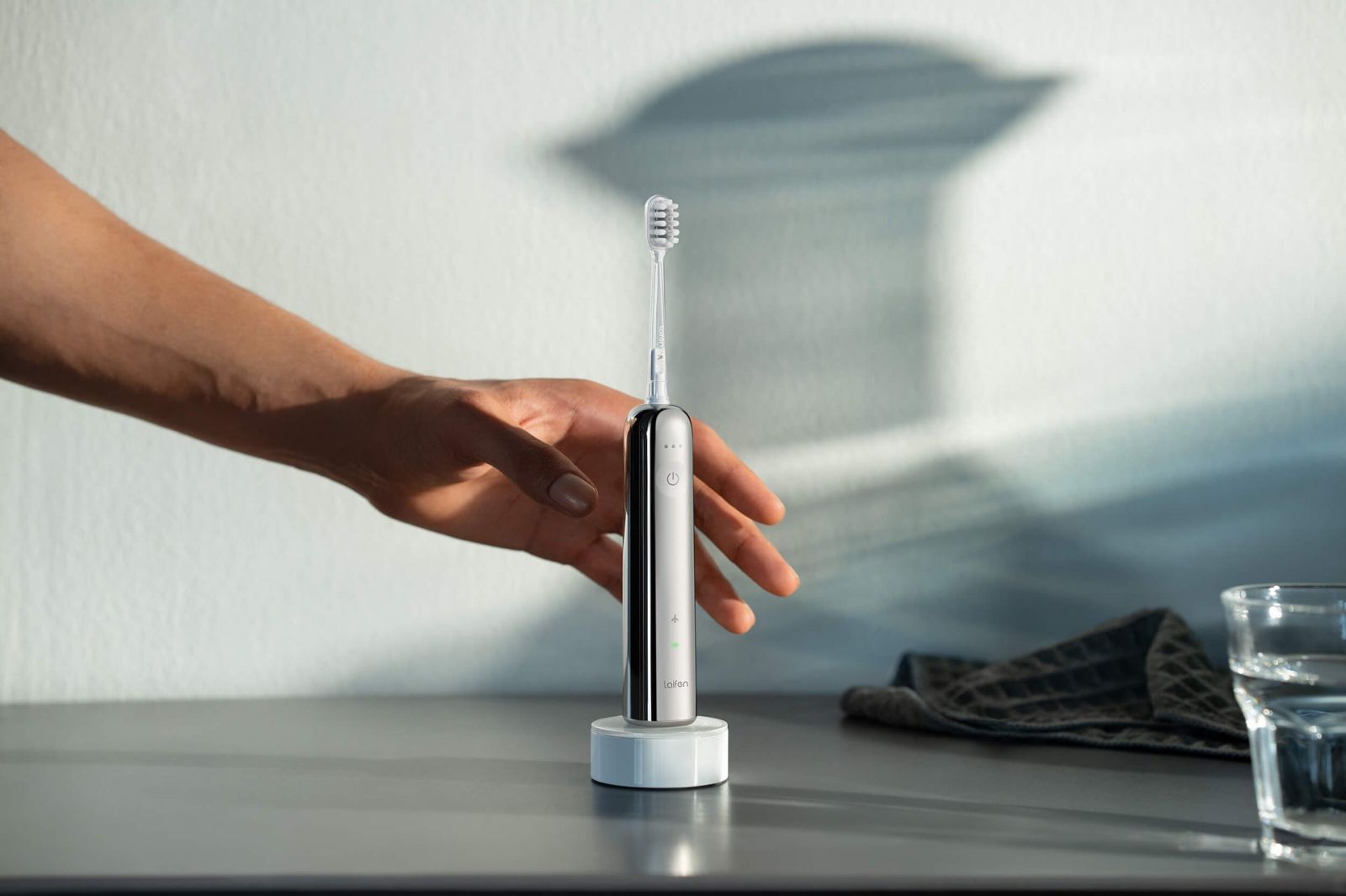25% sur deux produits phares Laifen: la brosse à dents électrique sonique Wave et le rasoir high tech P3 Pro !