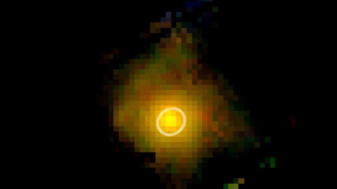 🌀 Esta galáxia parece congelada, sem rotação, no fundo do Universo: por quê?