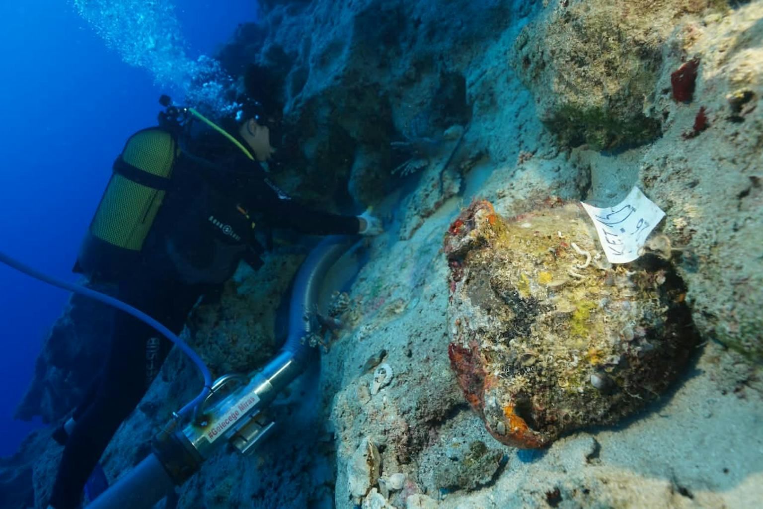¢ Découverte de la plus ancienne épave connue : 4 500 ans