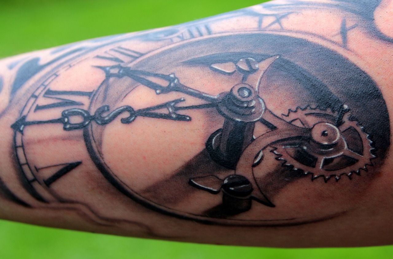 Pesquisadores descobrem uma ligação entre tatuagem e este câncer