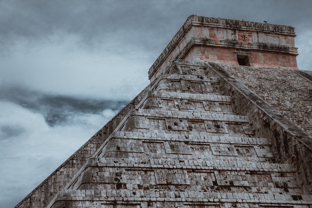🏛️ This Maya city had everything, yet it also disappeared - why?