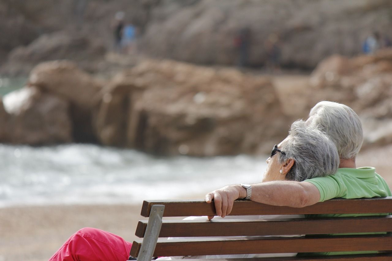 Singles, married: who ages better?