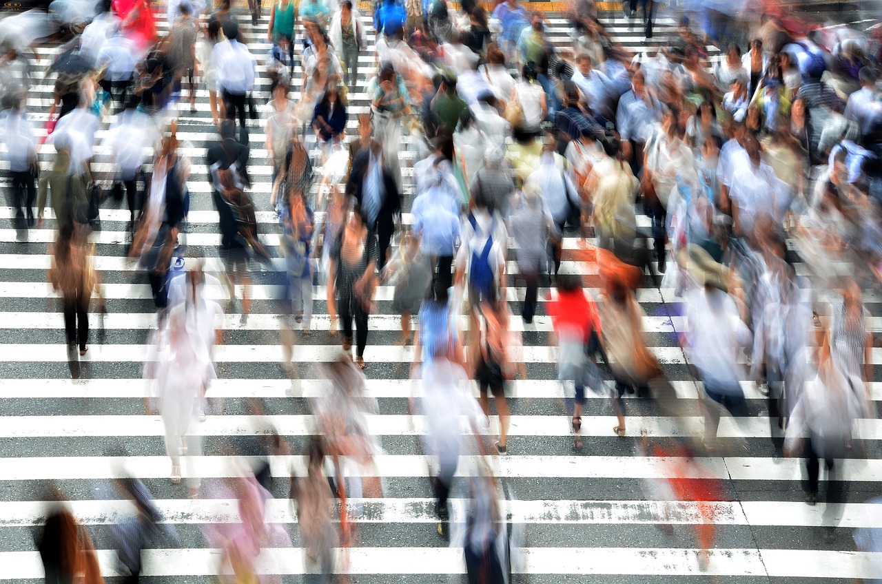 Interactions between pedestrians: avoiding each other as efficiently as possible