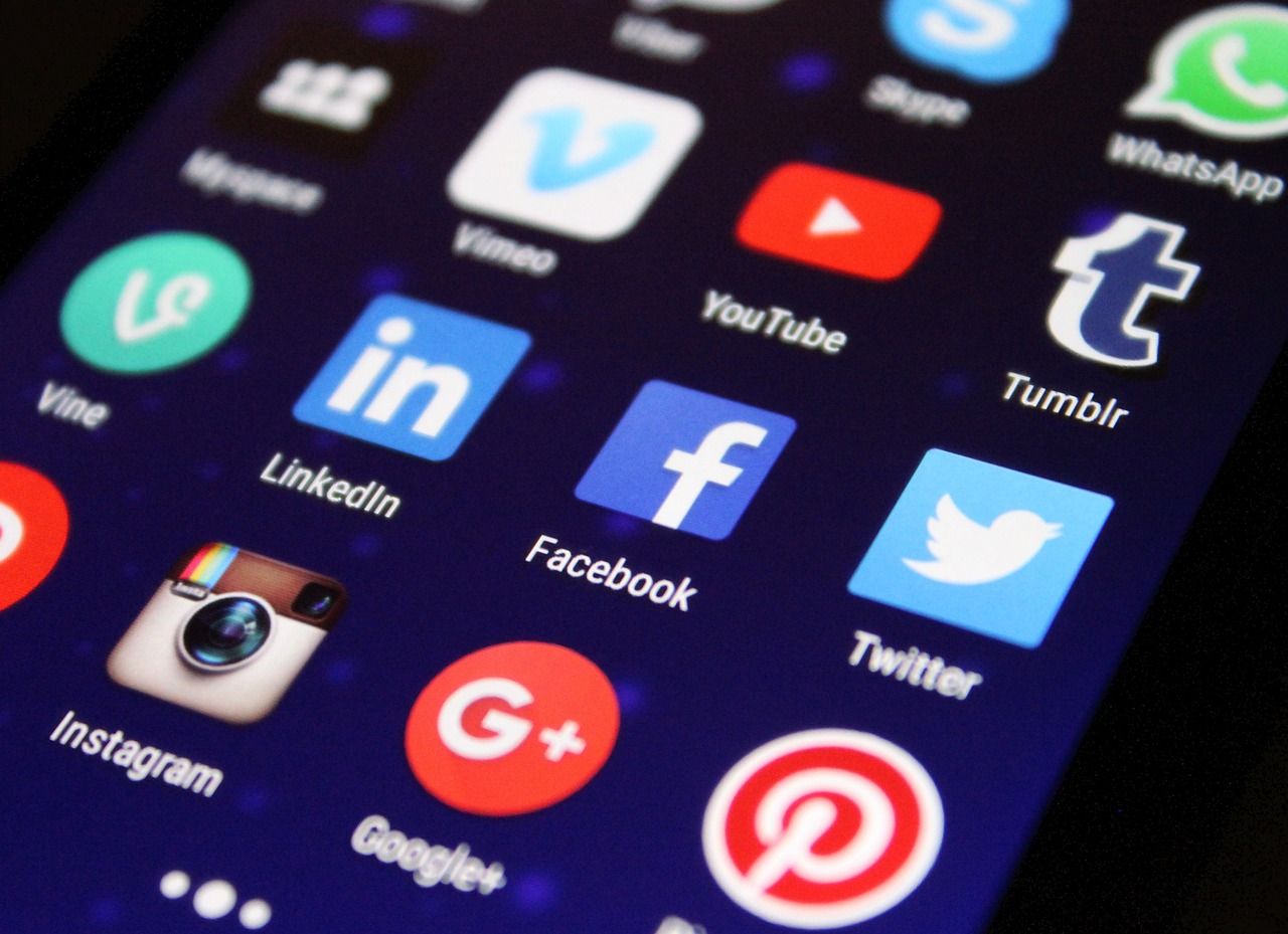 descoberta: apenas 10 contas propagam um terço de toda a desinformação nesta rede social