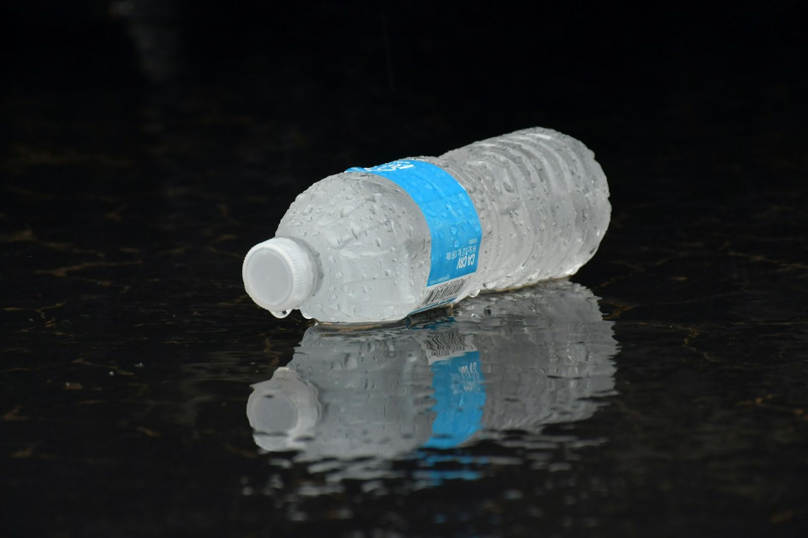 💧 Água contaminada: quando as intuições envenenam