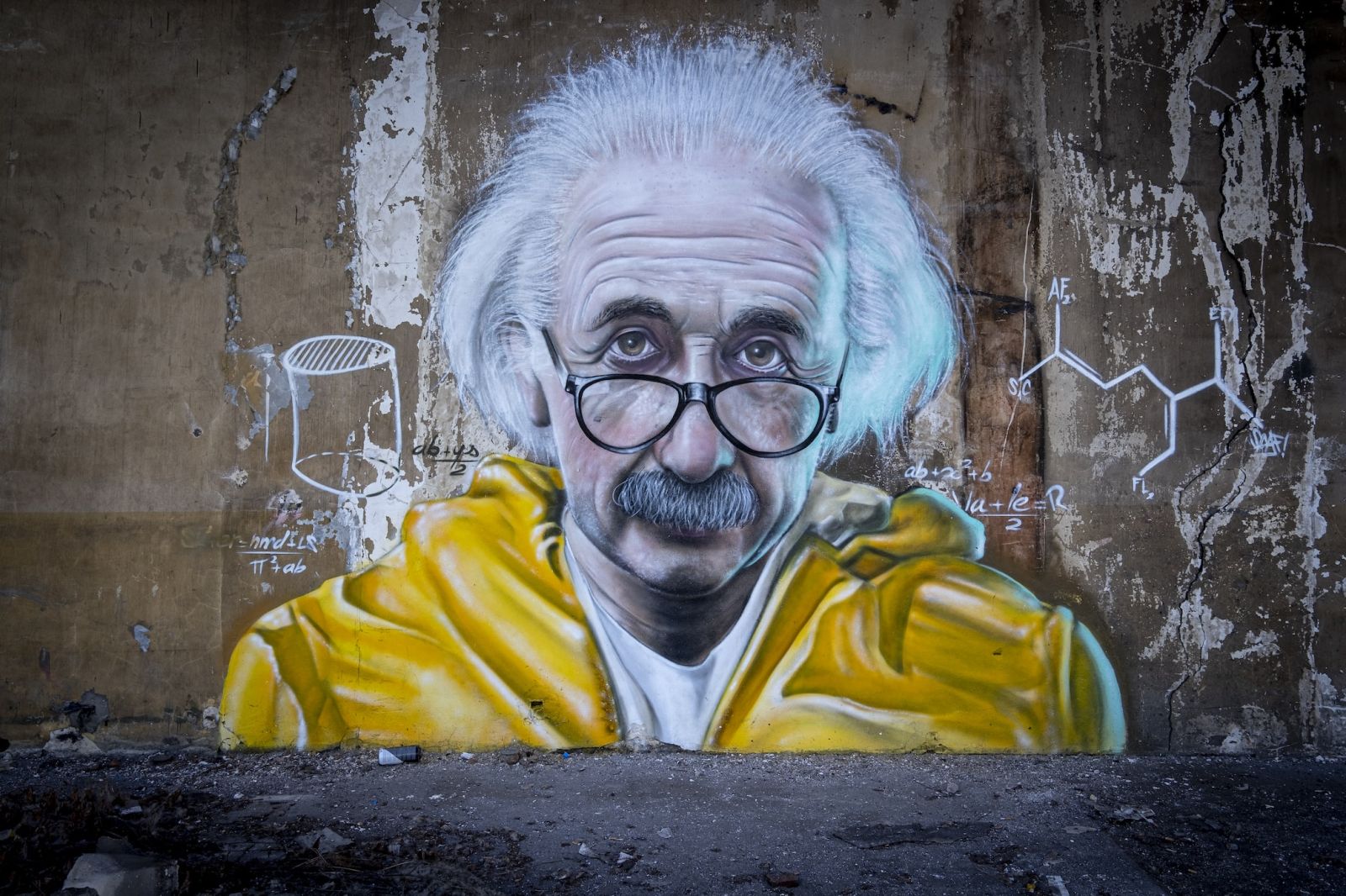 Einstein a certainement tort, mais où ?