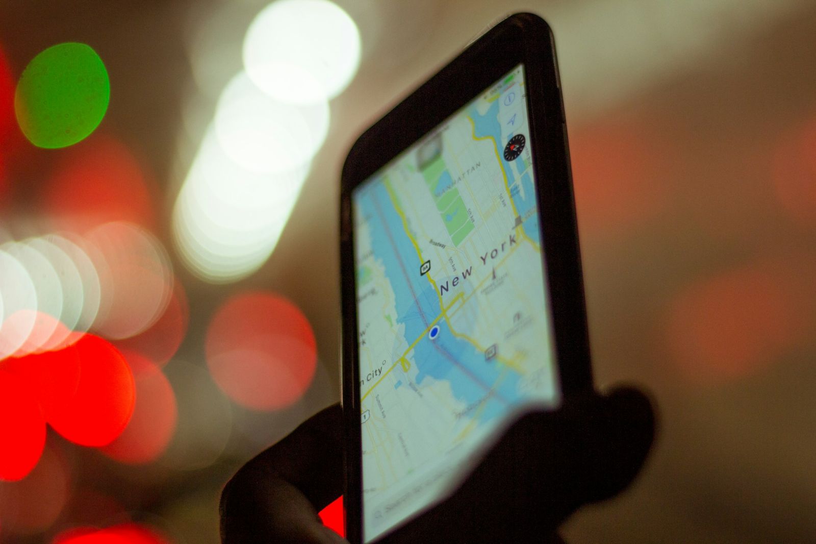 📱 Géolocalisation des jeunes adultes : le contrôle parental va-t-il trop loin ?