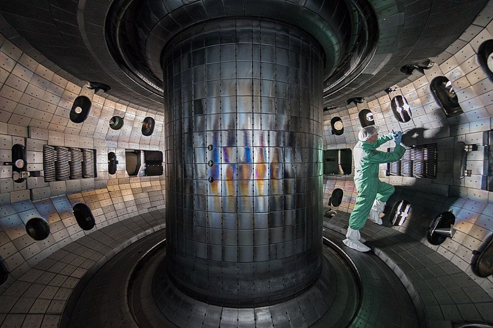 The first commercial nuclear fusion power plant by 2030?⚡