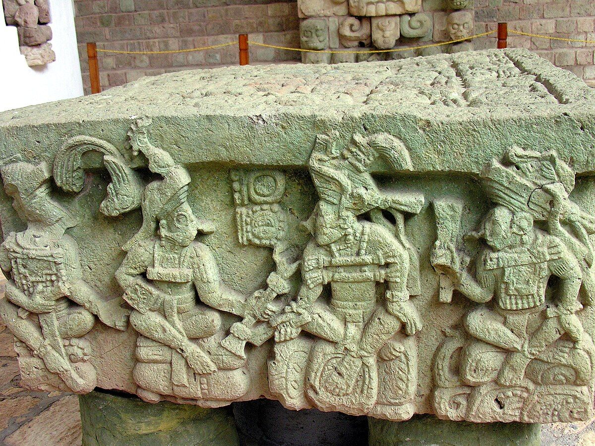 🗝️ Un code chiffré découvert sur un autel antique maya ?