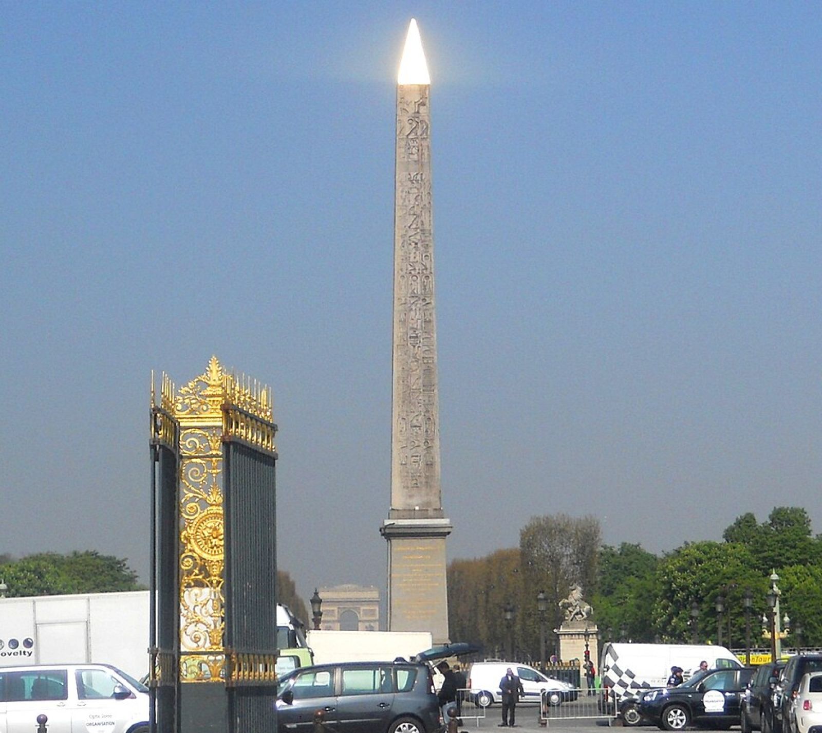 The Luxor Obelisk in Paris reveals hidden messages 🔑