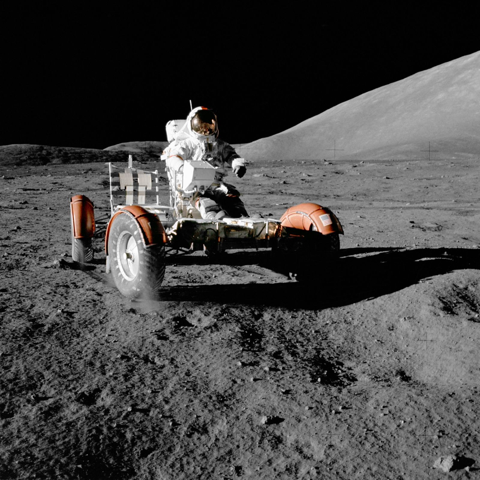 🌕 This moon rock comes from 50 km below the surface, and reveals a beautiful surprise...
