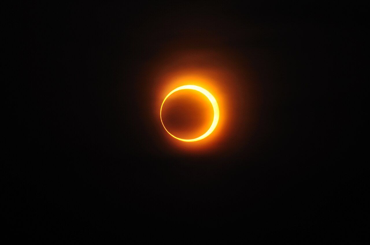 🌗 Pourquoi les éclipses du Soleil et de la Lune vont par paire ?