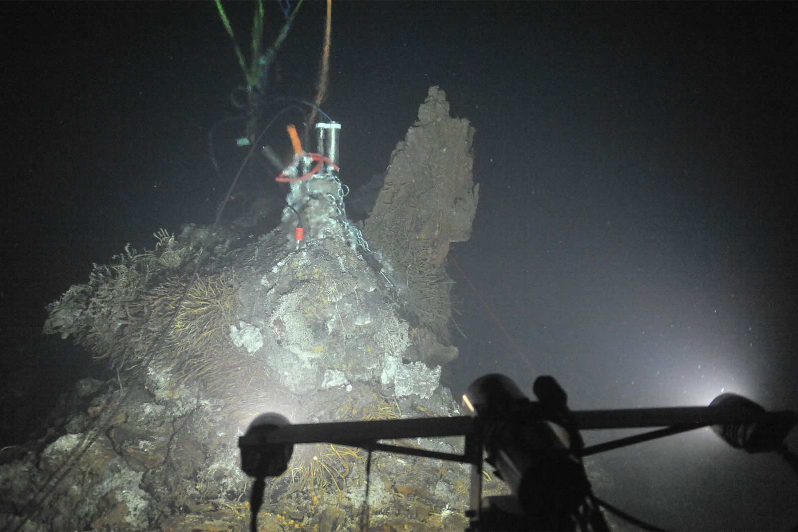 De l'électricité produite sur un volcan à 1 500 m sous la mer