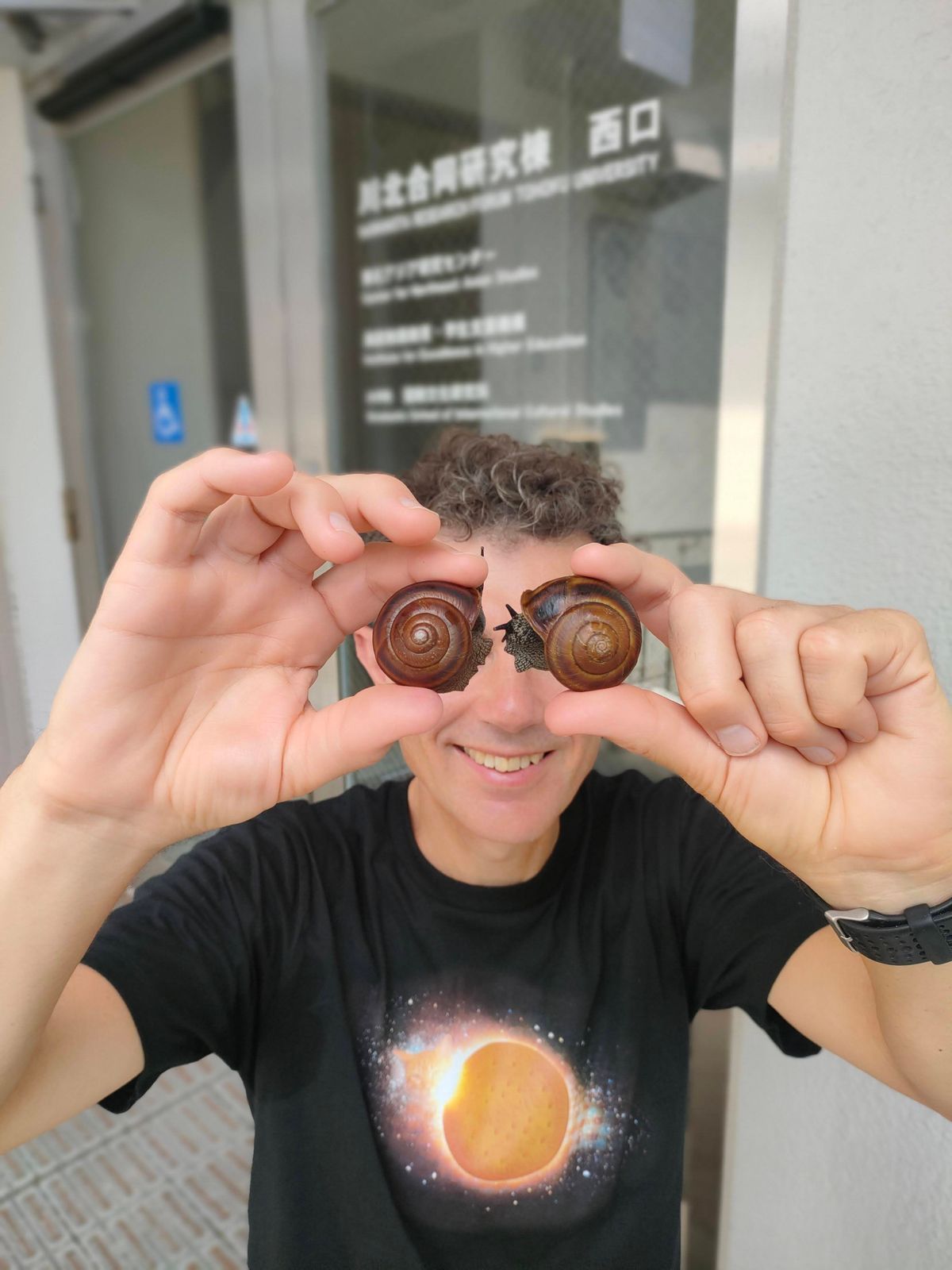 🐌 Pourquoi certaines coquilles d'escargot tournent-elles à l'envers ?