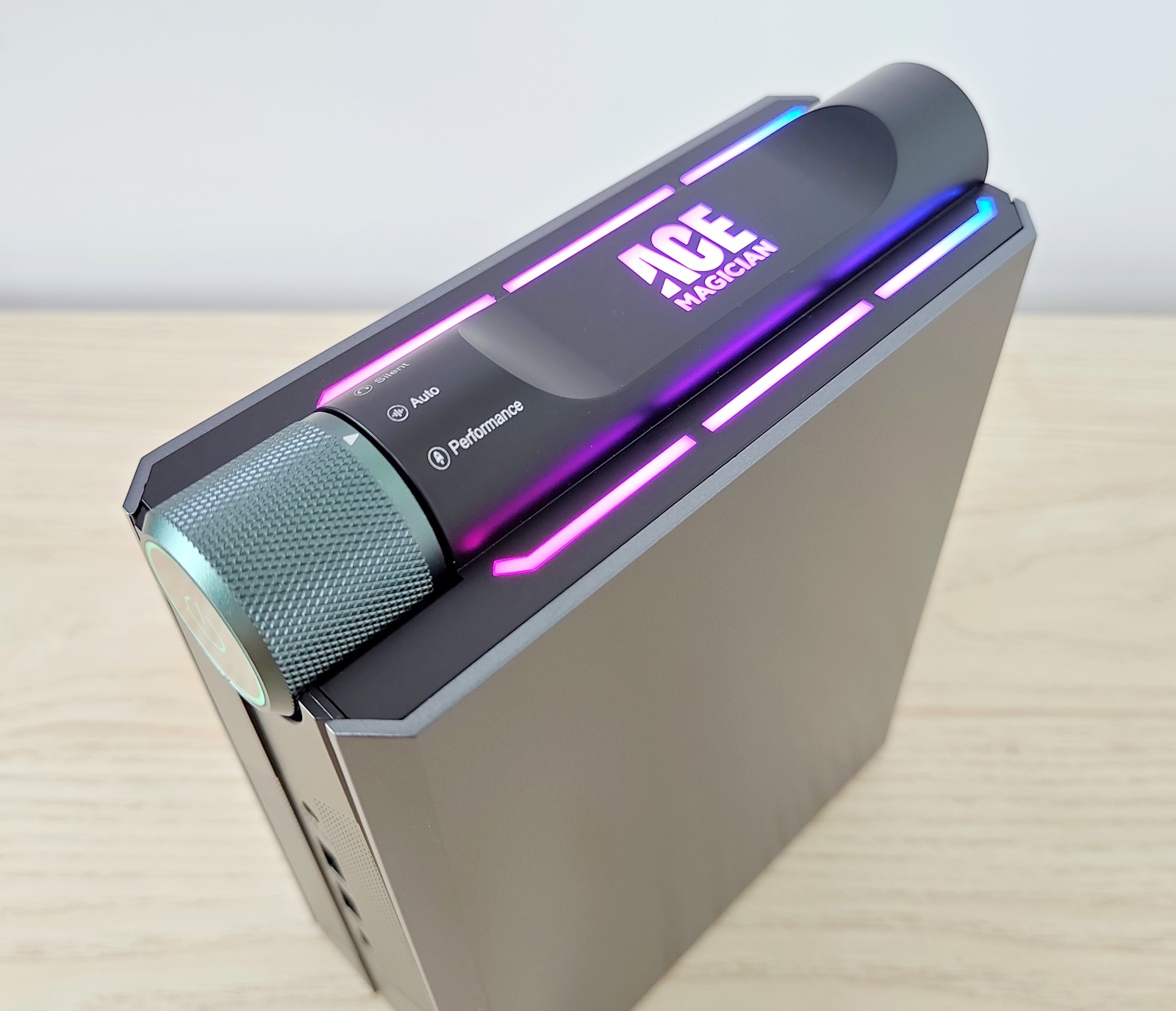 Test mini-PC Ace Magician AM08 Pro: un format innovant qui présente bien des surprises