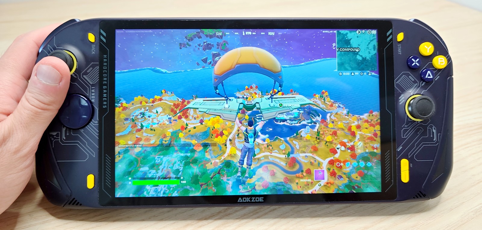 Test AOKZOE A1: une console de jeux, un mini PC, ou un PC portable ?