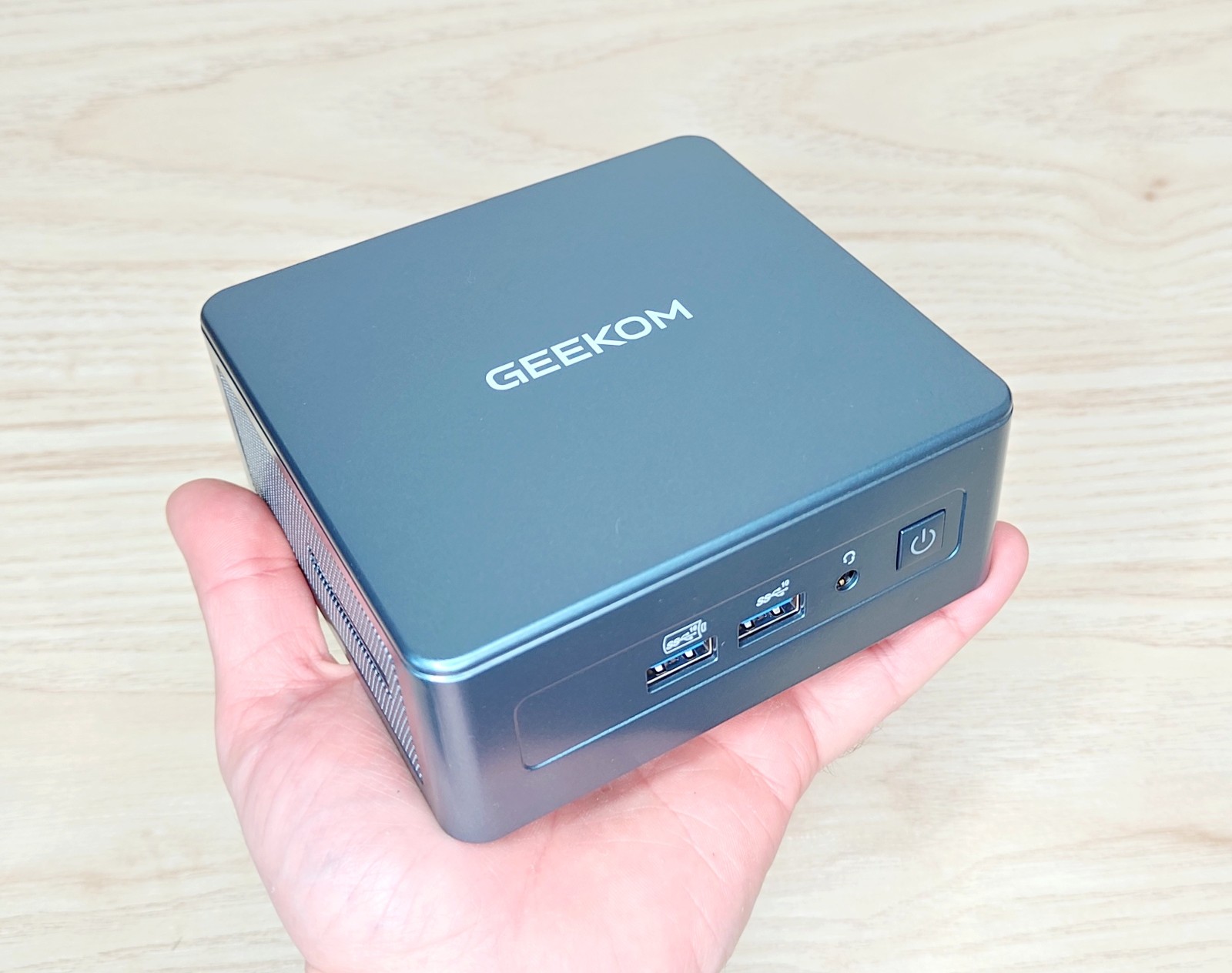 Test mini-PC Geekom Mini IT12 version 2025: un bon petit milieu de gamme