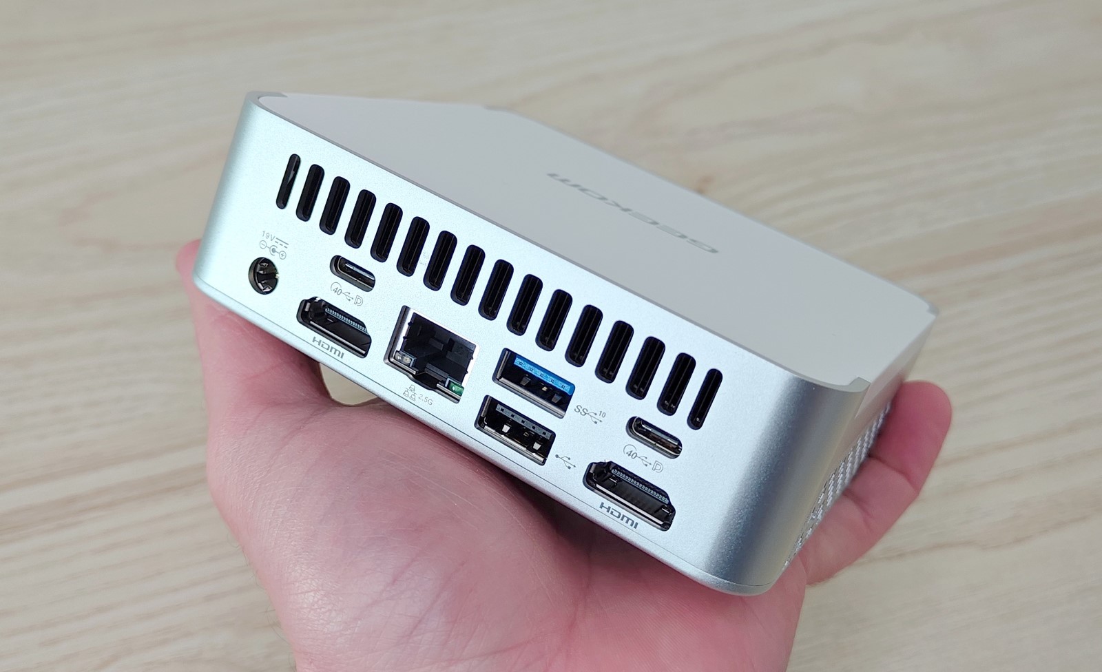 Test mini-PC Geekom XT12 Pro: à la fois performant et évolutif
