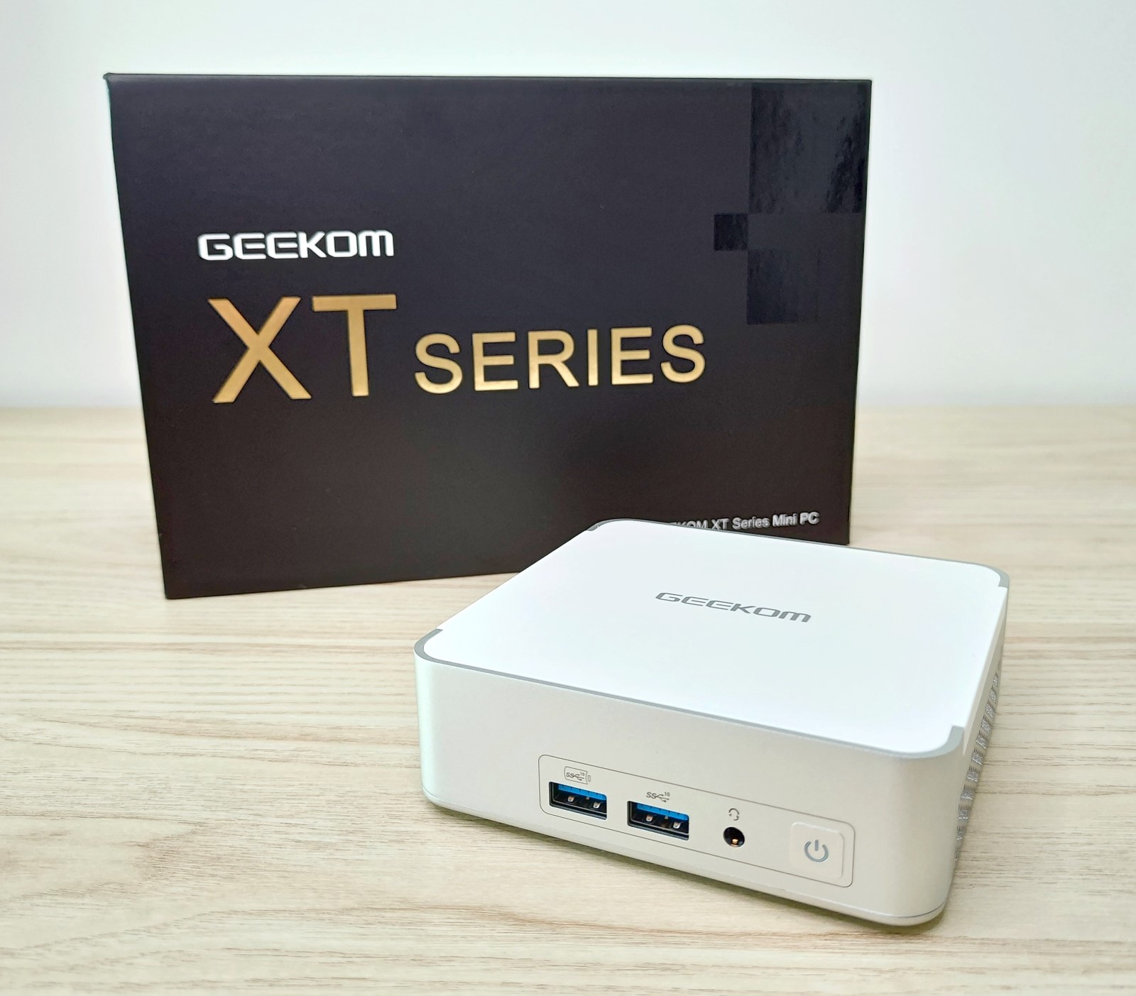 Petit, puissant et... grosse promotion pour le mini PC Geekom XT13 Pro !