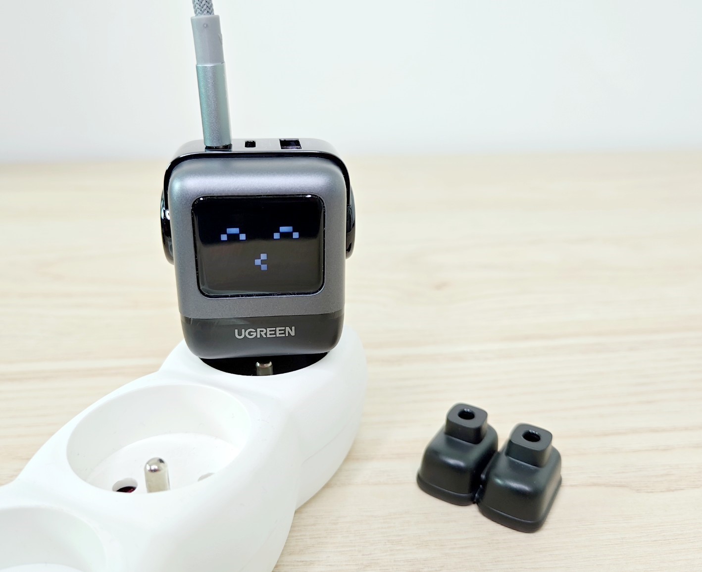 Test Ugreen Nexode Robot GaN Fast Charger 65W