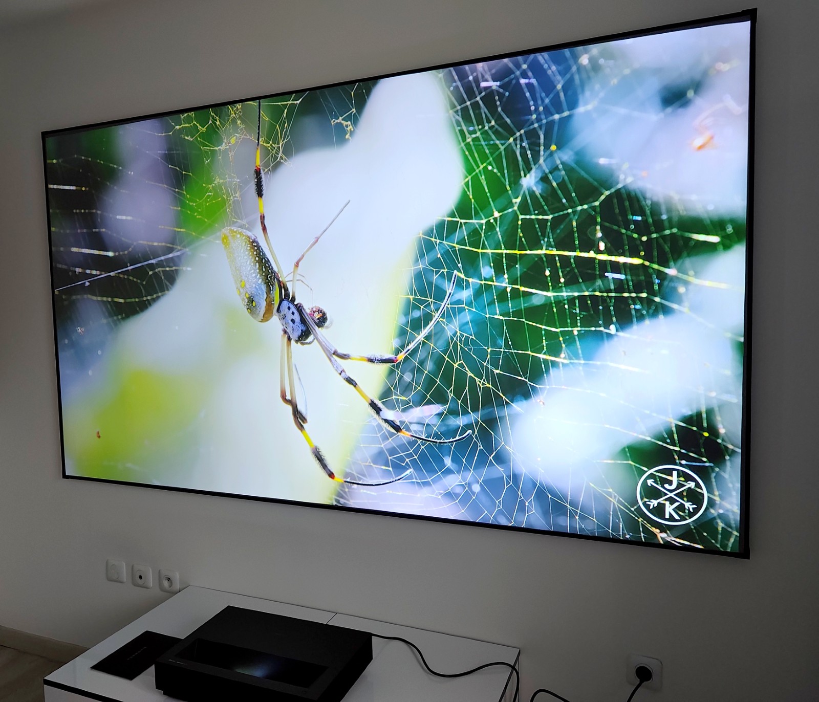 Formovie Cinema Edge + écran Fresnel : la projection qui remplace une TV