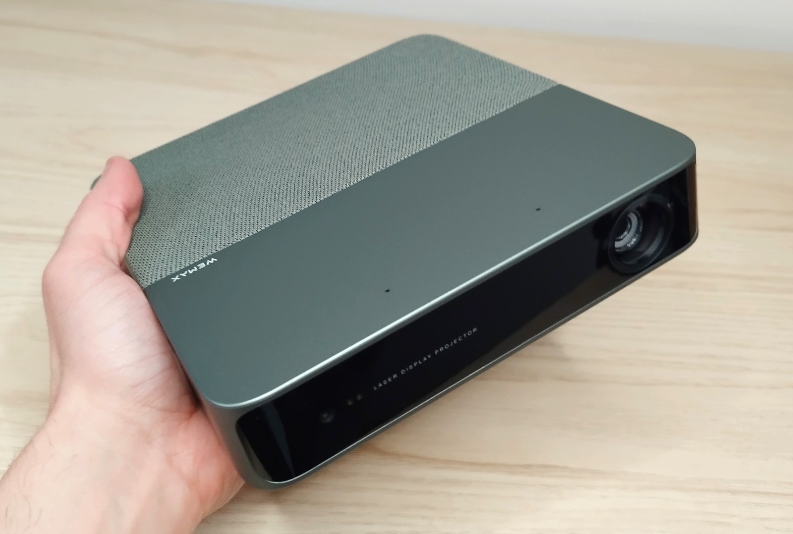 Test projecteur laser WEMAX S5 et écran ALR lenticulaire Nothing Projector : combo gagnant ?