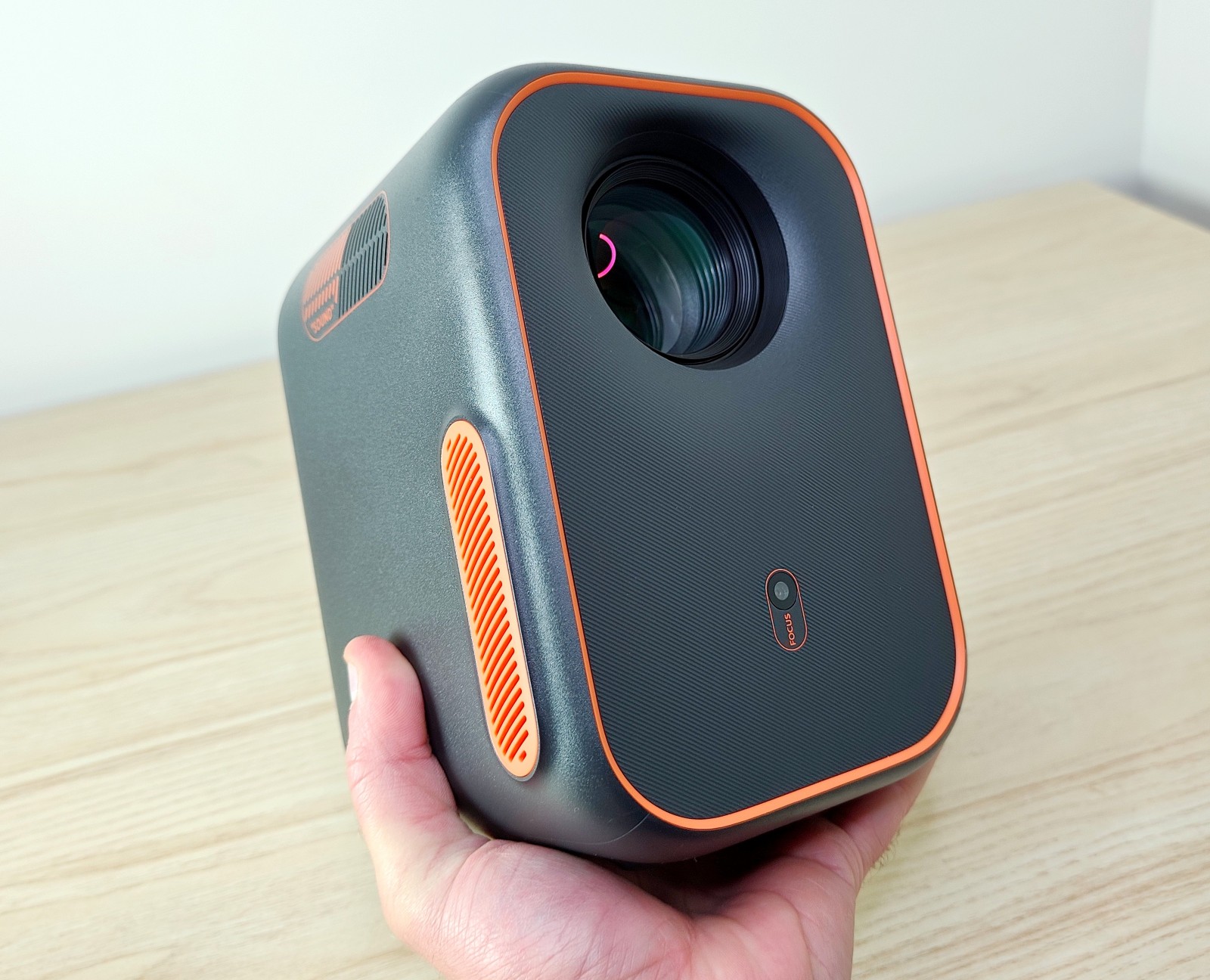 Test vidéoprojecteur Formovie Xming Episode One: portable et séduisant