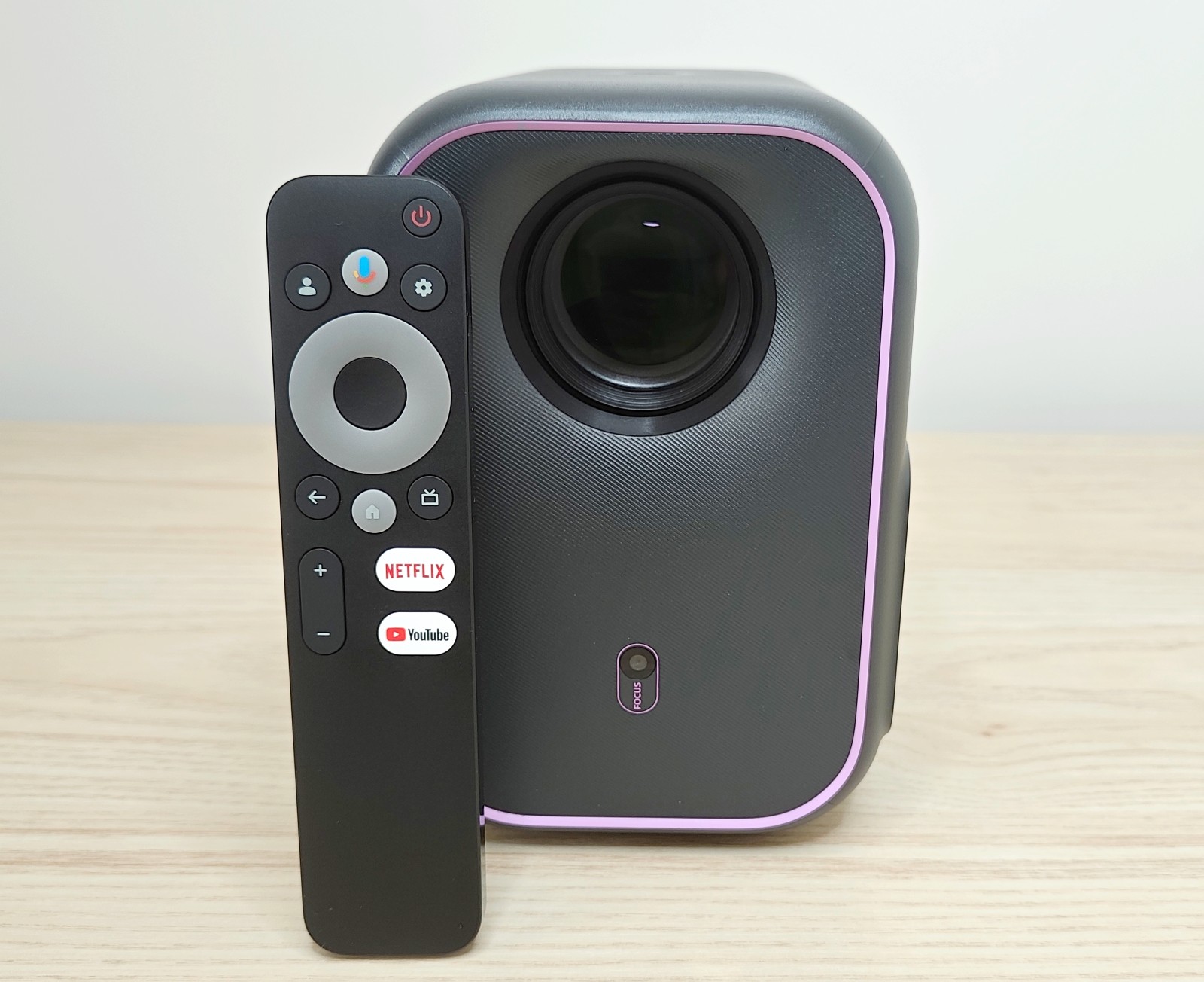 Il a tout pour plaire: 199€ seulement le vidéoprojecteur NothingProjector One