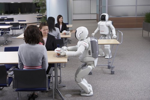 Une communauté de robots Asimo