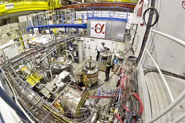 Des atomes d’antimatière produits et capturés au CERN