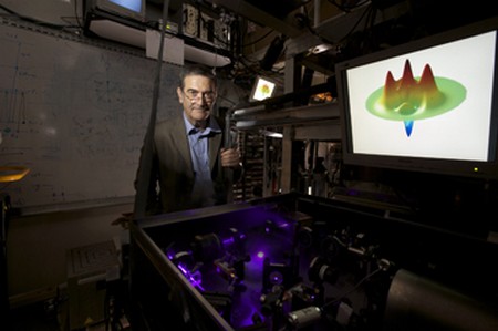 Médaille d'or 2009 du CNRS : Serge Haroche, physicien et explorateur du monde quantique