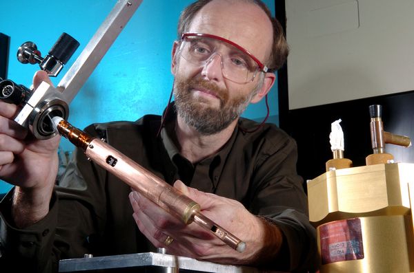 Emission d'ondes térahertz à partir d'un matériau supraconducteur