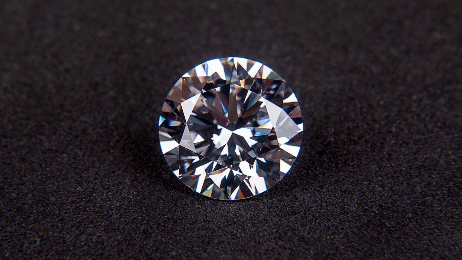 Pentadiamant : un nouveau type de diamant encore plus résistant