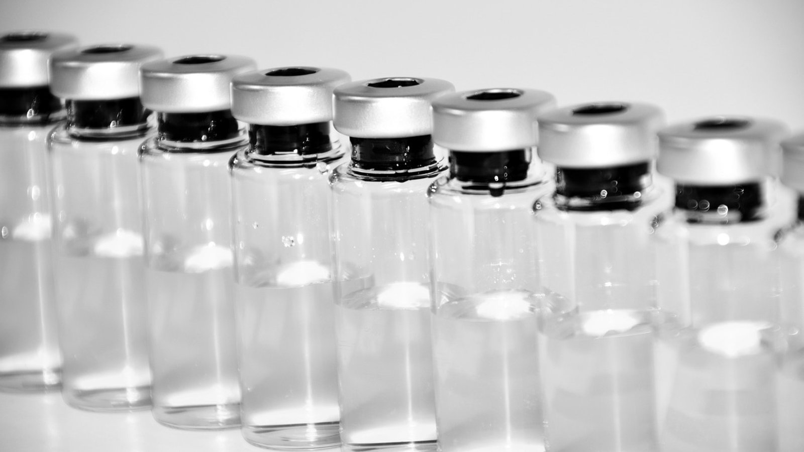 Vaccins COVID-19: pourquoi il ne faut pas se réjouir trop vite