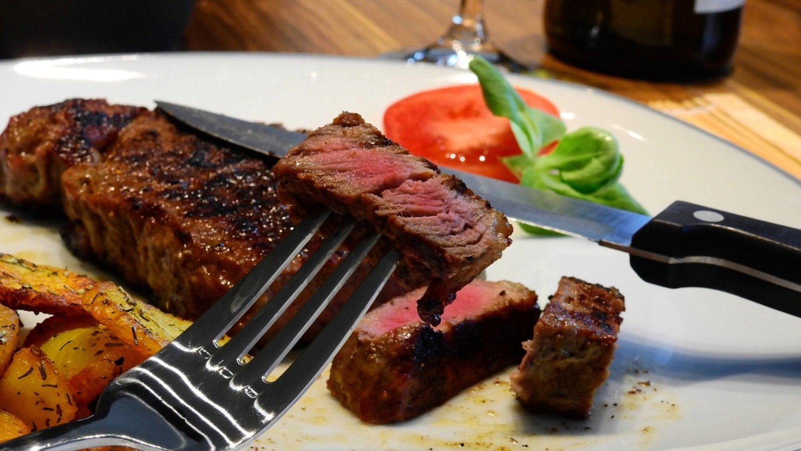 Manger moins de viande pour sauver le climat: que disent les chiffres ?