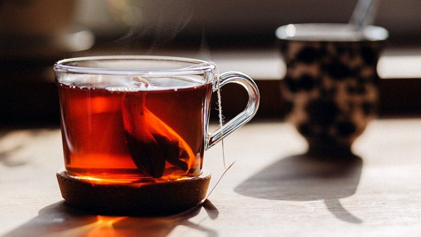 Le thé excite-t-il vraiment moins que le café ?