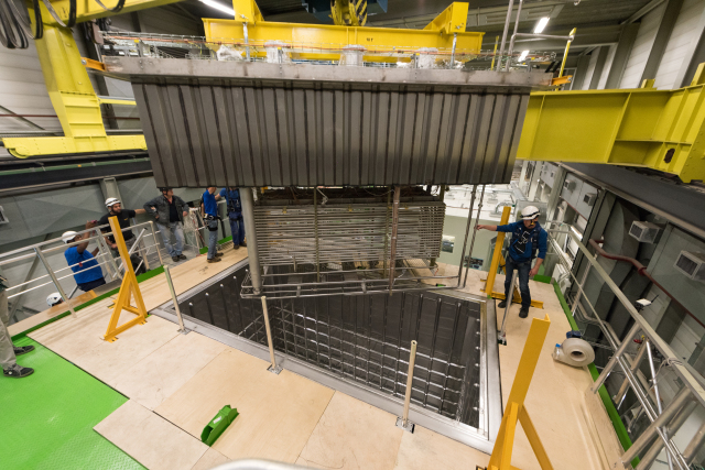 Un bijou de technologie pour les futurs détecteurs de neutrinos