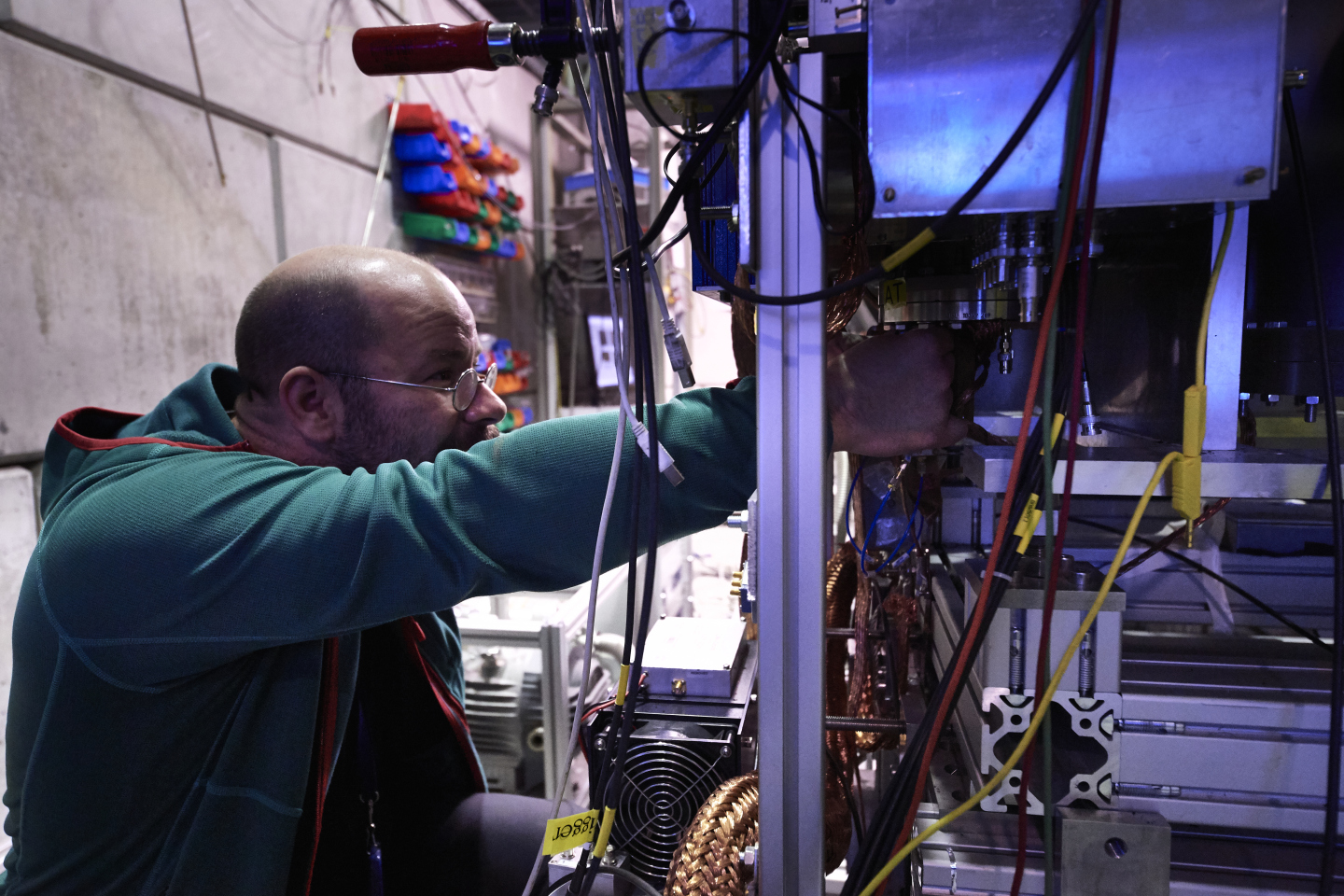 Mesure précise du moment magnétique de l'antiproton par BASE