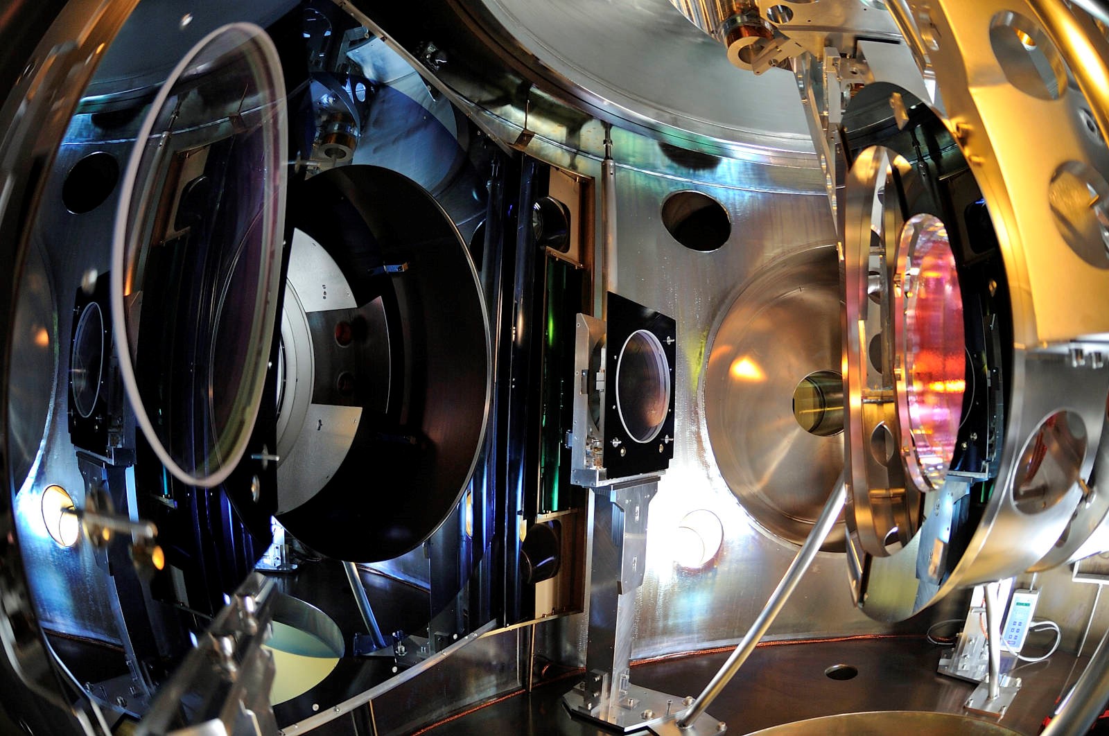 Les détecteurs d'ondes gravitationnelles unissent leurs forces pour une nouvelle année de chasse au signal