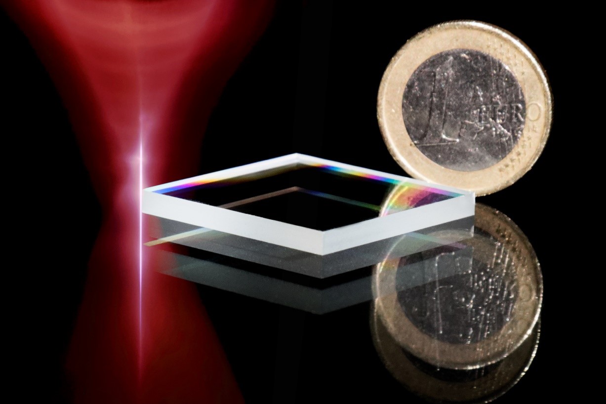 Un « sabre » laser pour découper le verre