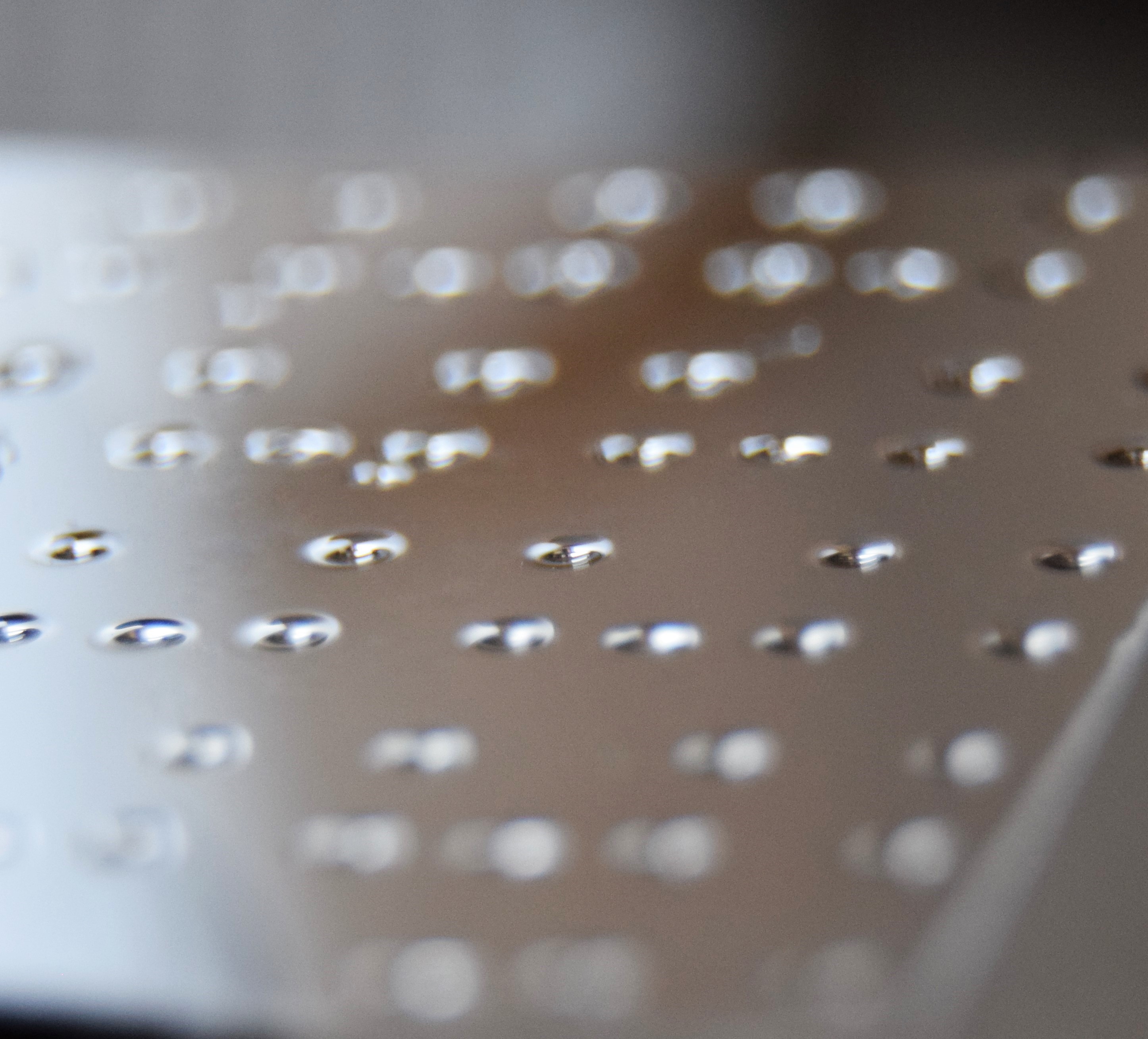 Le micro-soufflage de verre pour réaliser des composants optiques miniatures
