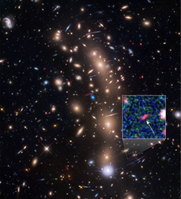 Hubble et Spitzer observent une galaxie dans son berceau