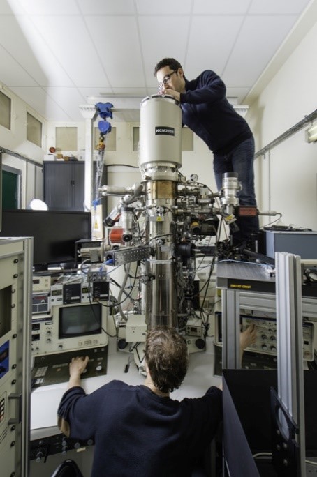 Un nouveau microscope de pointe inauguré au CEMES-CNRS
