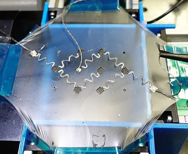 Electronique portable: une pile étirable et flexible alimentée par la sueur