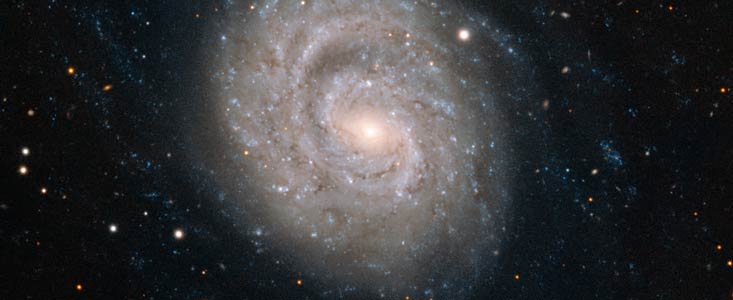 Une magnifique spirale embellie par une supernova sur le déclin